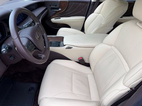 Used 2019 Lexus LS 500 AWD image 5