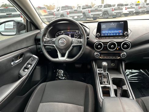 Certified 2022 Nissan Sentra SR w/ Lighting Package image 22