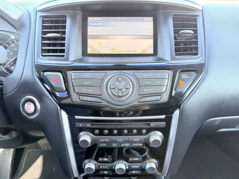 Used 2013 Nissan Pathfinder SV AWD/4WD image 27
