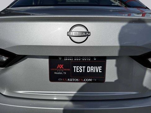 Used 2024 Nissan Altima 2.5 SR FWD image 13