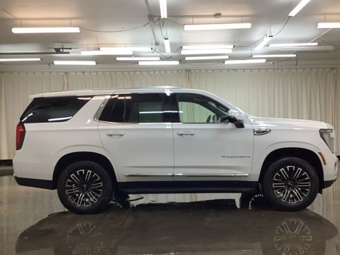 Used 2025 GMC Yukon Elevation image 5