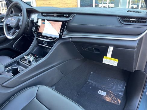 New 2026 Jeep Grand Cherokee L Limited AWD/4WD image 39