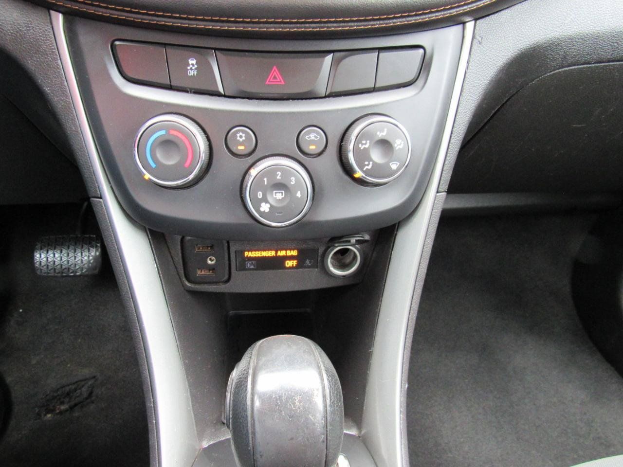 Used 2018 Chevrolet Trax LS AWD/4WD image 21