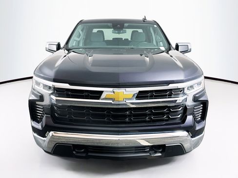 Used 2023 Chevrolet Silverado 1500 LT image 2