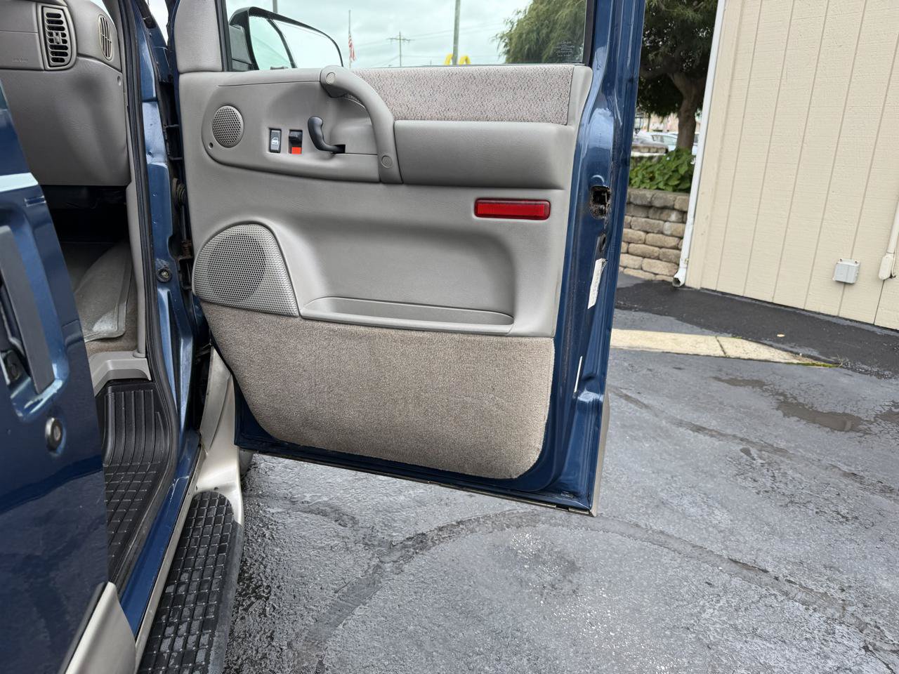 Used 2003 Chevrolet Astro Passenger AWD w/ LS Preferred Equipment Group image 17