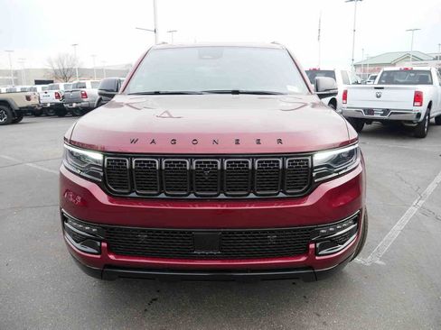 New 2025 Jeep Wagoneer L Series II image 2