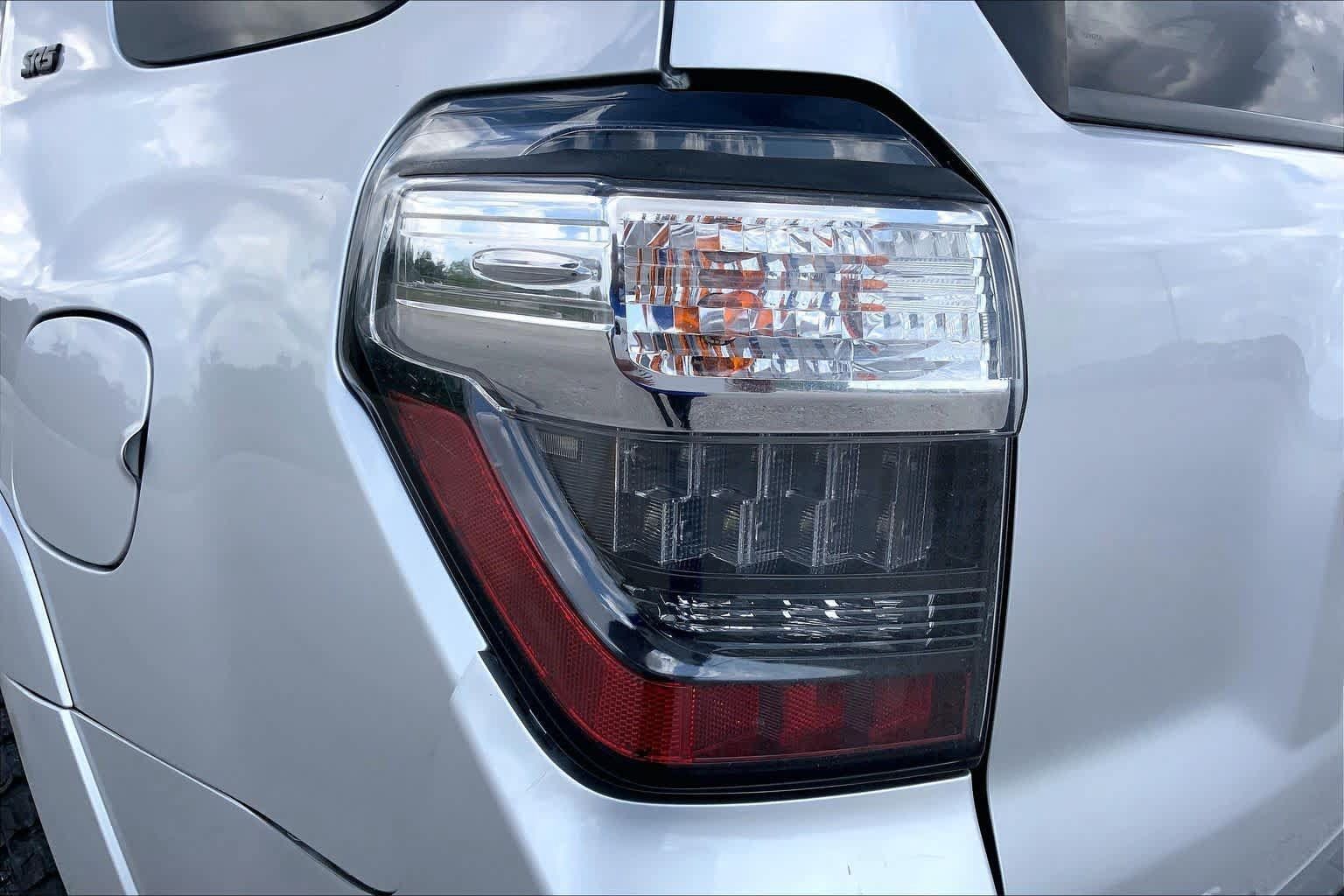Used 2016 Toyota 4Runner SR5 RWD image 28