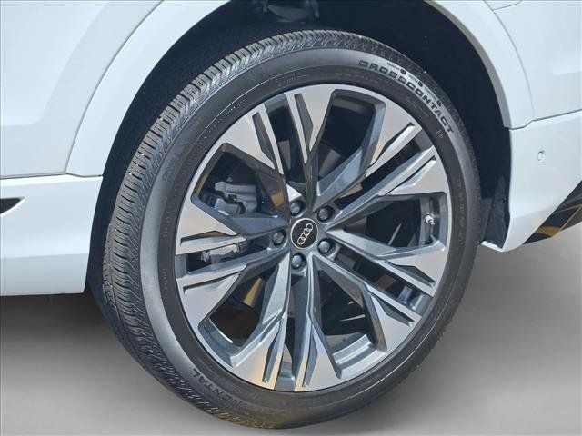 Used 2025 Audi Q8 Premium Plus AWD/4WD image 28