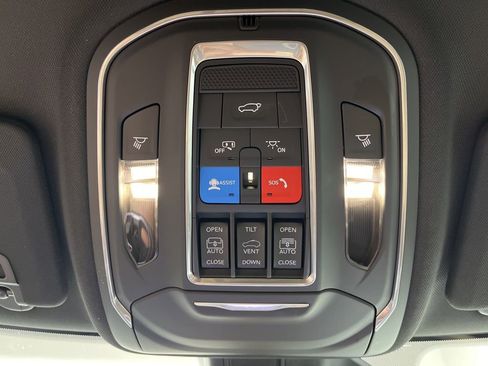 New 2026 Jeep Grand Cherokee Limited image 23