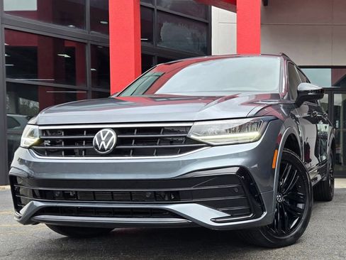 Used 2022 Volkswagen Tiguan SE R-Line image 1