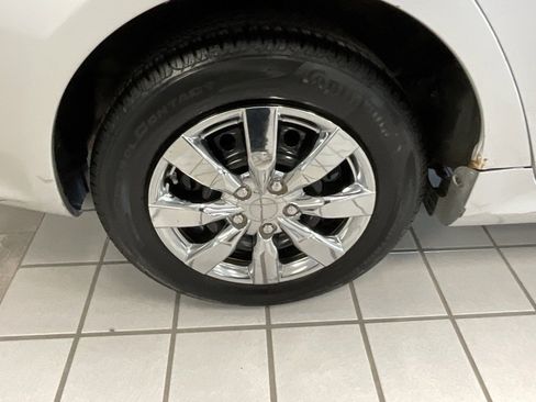 Used 2010 Toyota Corolla LE image 6