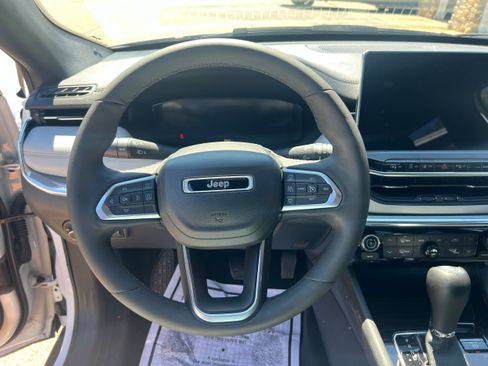 Used 2023 Jeep Compass Limited w/ Elite Group AWD/4WD image 13