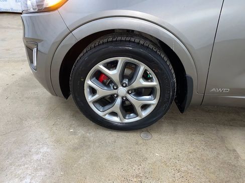 Used 2016 Kia Sorento SX image 24