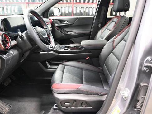 Used 2025 Chevrolet Equinox RS w/ Convenience Package III image 10