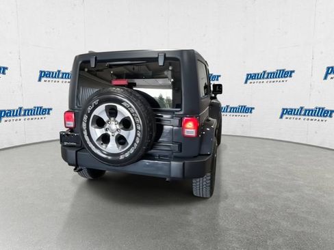 Used 2018 Jeep Wrangler Sahara w/ Connectivity Group AWD/4WD image 10