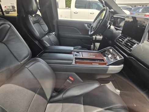 Used 2023 Lincoln Navigator Reserve AWD/4WD image 10
