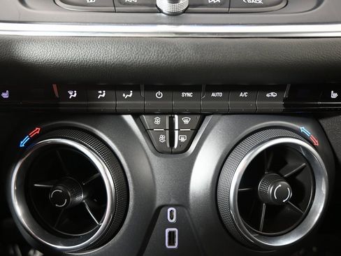 Used 2019 Chevrolet Blazer LT image 31