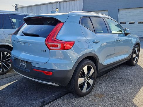 Used 2019 Volvo XC40 T5 Momentum image 7