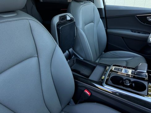Used 2025 Audi Q7 3.0T Premium Plus image 27