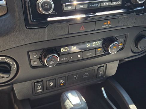 Used 2022 Nissan Frontier SV AWD/4WD image 29