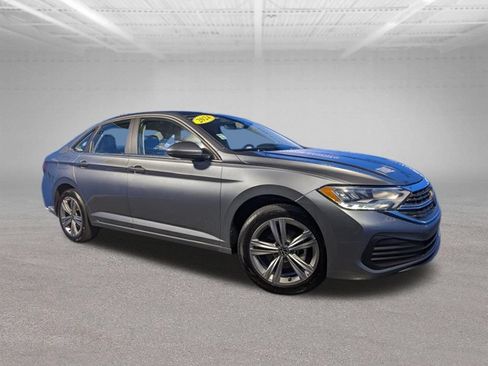 Used 2024 Volkswagen Jetta SE FWD image 6