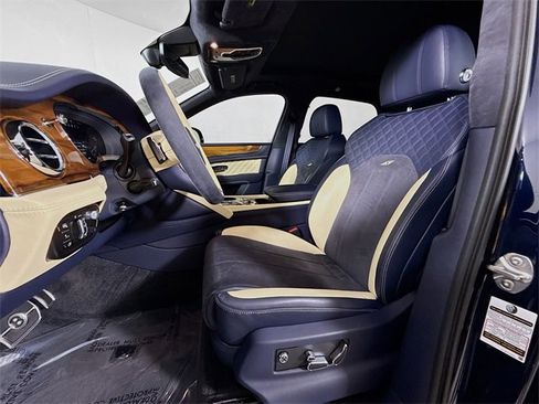Used 2022 Bentley Bentayga image 11
