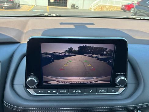 Certified 2022 Nissan Rogue SV AWD/4WD image 19