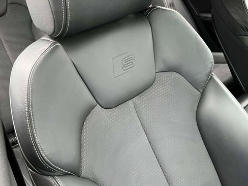 Used 2022 Audi SQ5 Premium Plus w/ Premium Plus Package image 44