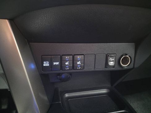 Used 2013 Toyota RAV4 Limited FWD image 24