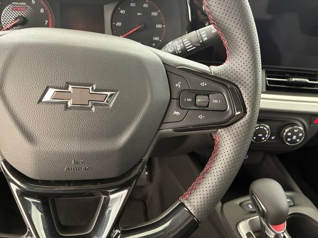 Used 2024 Chevrolet Trax RS w/ Sunroof Package FWD image 24