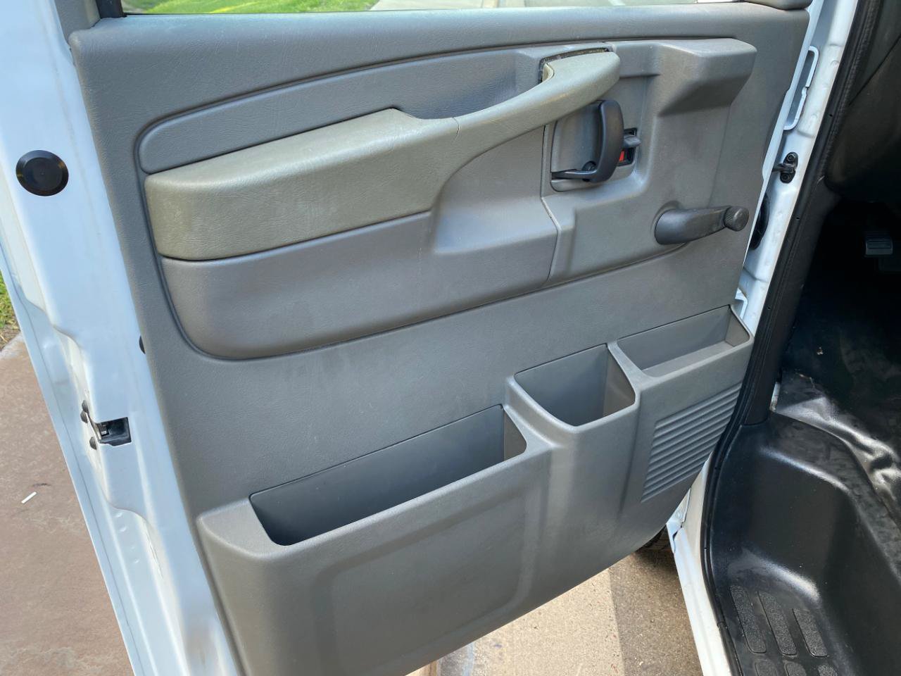 Used 2006 GMC Savana 2500 Extended RWD image 19