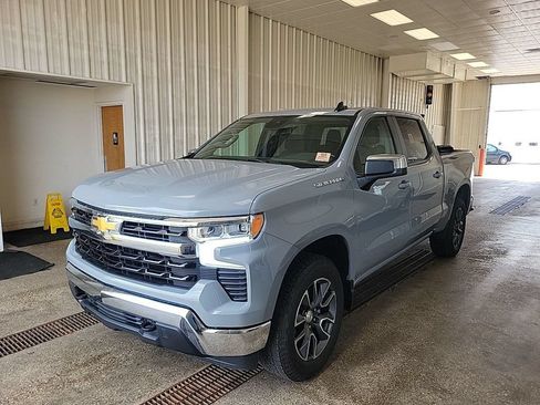 Used 2024 Chevrolet Silverado 1500 LT AWD/4WD image 5