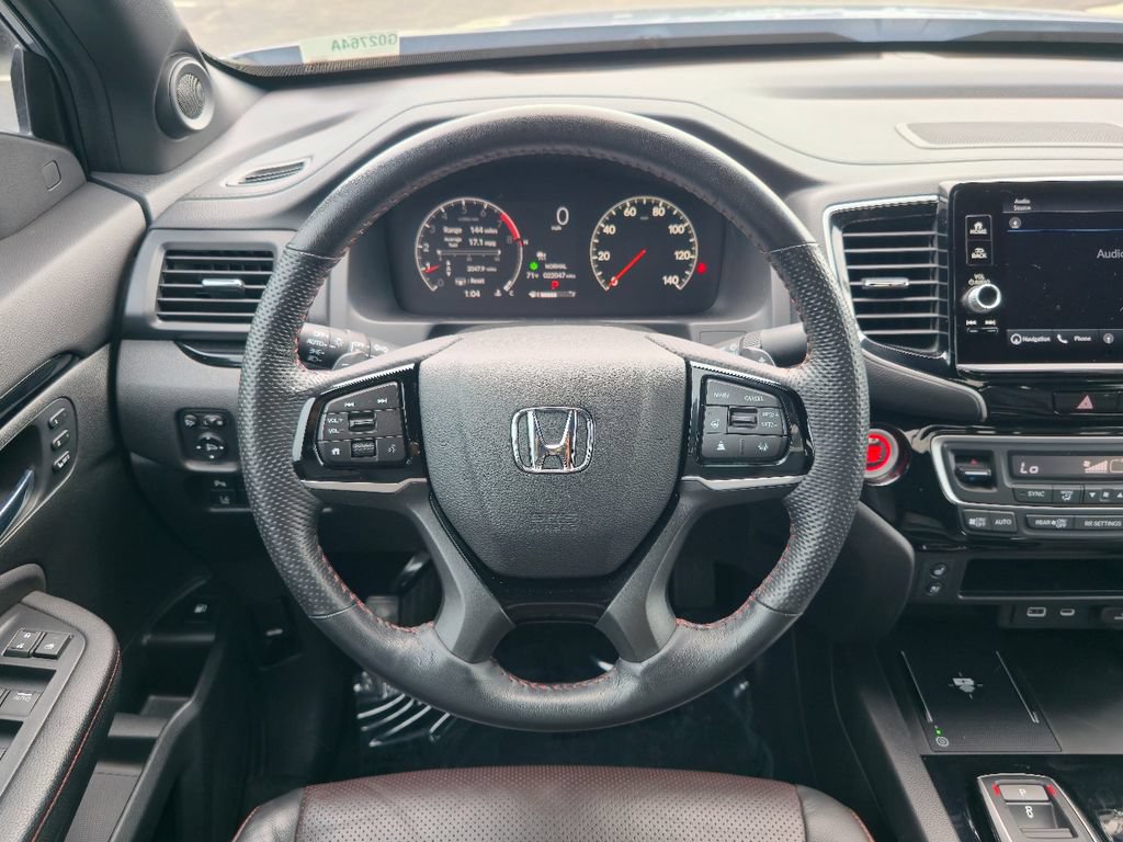 Used 2025 Honda Ridgeline Black Edition image 11