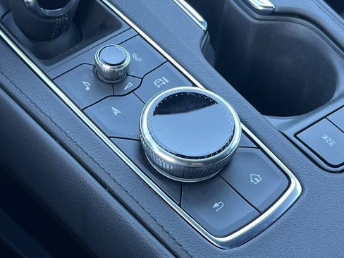 Certified 2025 Cadillac XT4 Premium Luxury image 32