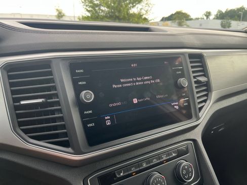 Used 2018 Volkswagen Atlas SE FWD image 22