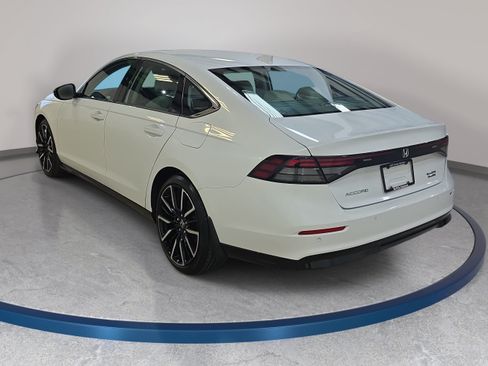 Used 2024 Honda Accord Touring image 8