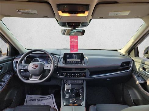 Used 2025 Nissan Rogue SV AWD/4WD image 18