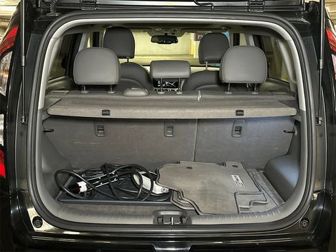 Used 2018 Kia Soul EV + w/ Sun & Fun Package image 6