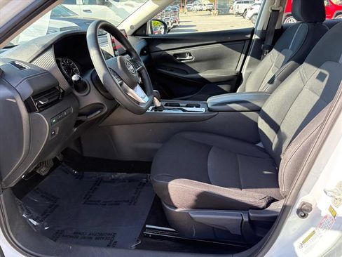 Used 2024 Nissan Sentra SV FWD image 15