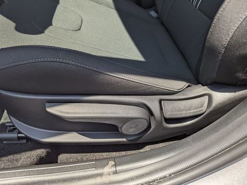 Used 2024 Hyundai Elantra SEL w/ Convenience Package FWD image 9