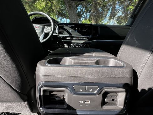 Used 2025 GMC Sierra 1500 SLT w/ SLT Premium Plus Package image 36