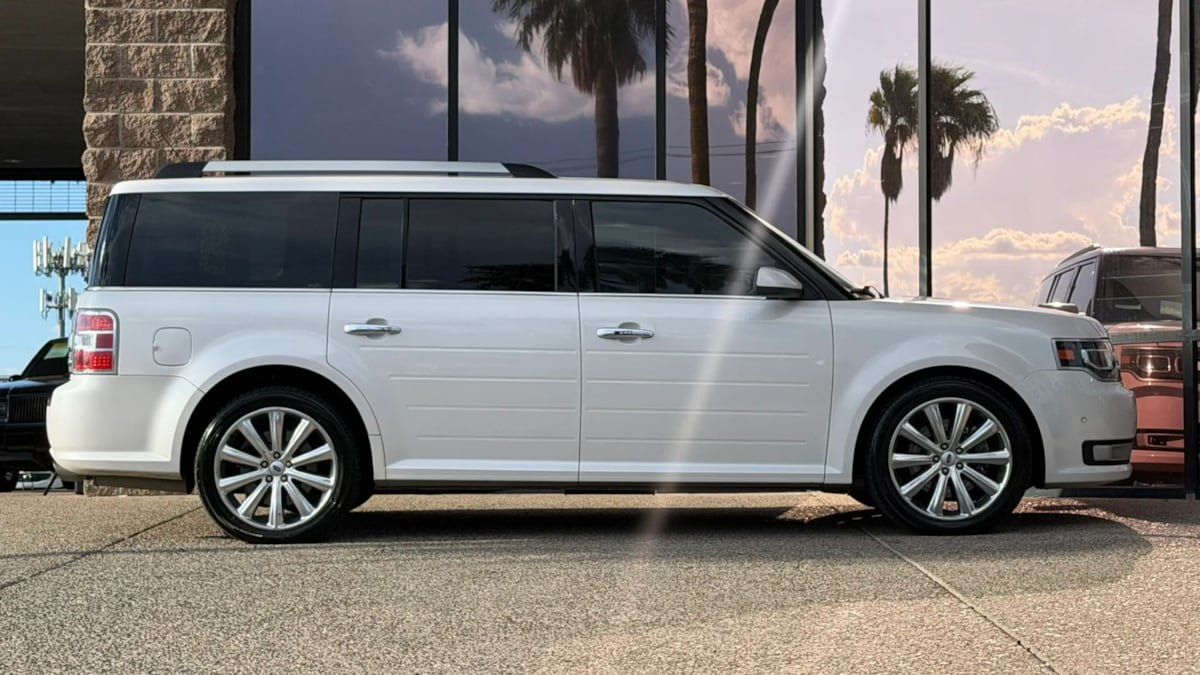 Used 2018 Ford Flex Limited w/ Equipment Group 303A AWD/4WD image 16