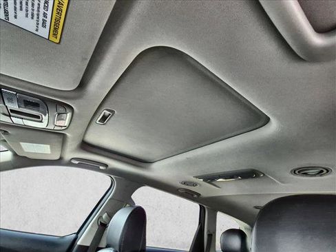 Used 2025 Kia Telluride S FWD image 16