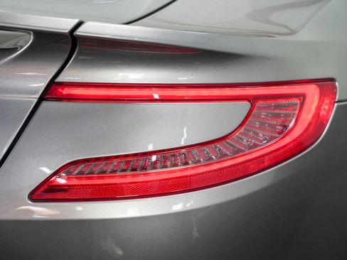 Used 2017 Aston Martin Vanquish Coupe image 24