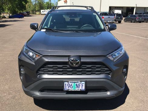Used 2021 Toyota RAV4 XLE w/ Convenience Package AWD/4WD image 9