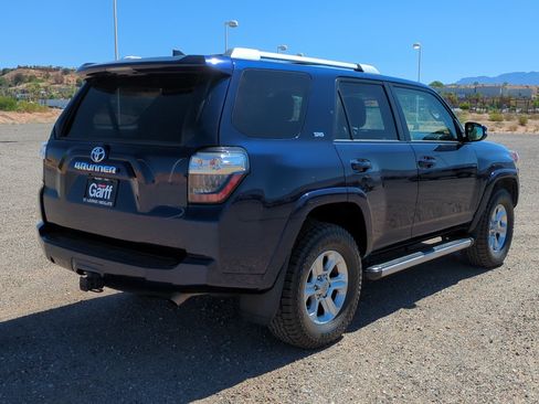 Used 2017 Toyota 4Runner SR5 Premium AWD/4WD image 3