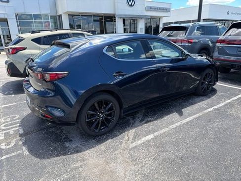 Used 2019 MAZDA MAZDA3 Hatchback w/ Premium Package FWD image 6
