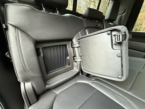 Used 2022 Chevrolet Silverado 2500 LTZ w/ LTZ Plus Package image 39