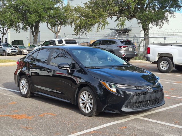 Used 2022 Toyota Corolla LE w/ LE Convenience Package FWD image 2