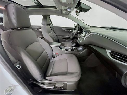 Used 2024 Chevrolet Malibu LT image 31